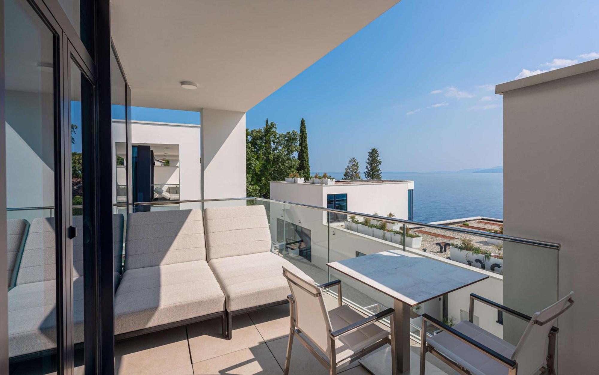 Hilton Rijeka Costabella Beach Resort And Spa Buitenkant foto